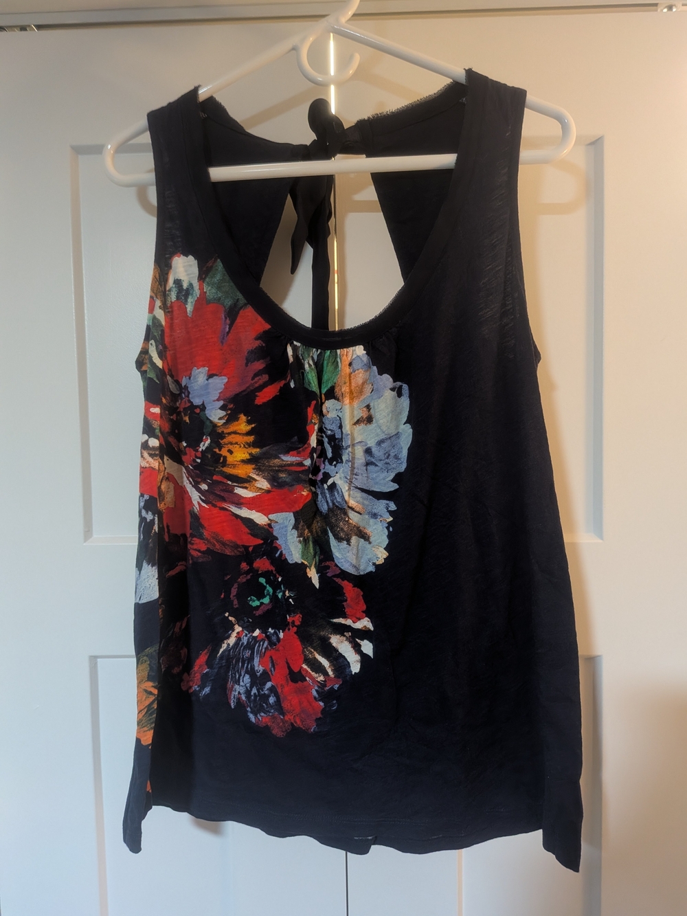 Anthropologie Akemi + Kim Tank Size M Navy W/ Floral Design Tie Back